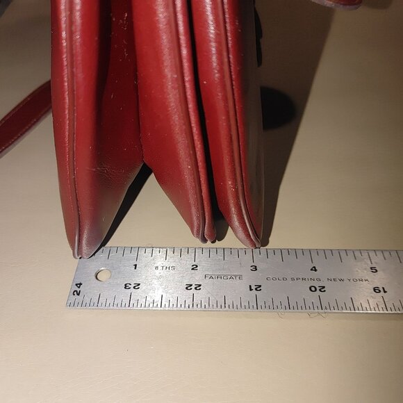 Etra Burgundy Leather Shoulder Bag Vintage Flap Closure Adjustable Strap 3 - Picture 5 of 11